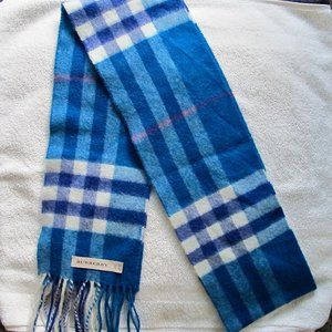 Burberry Classic Skinny 100% Cashmere Scarf